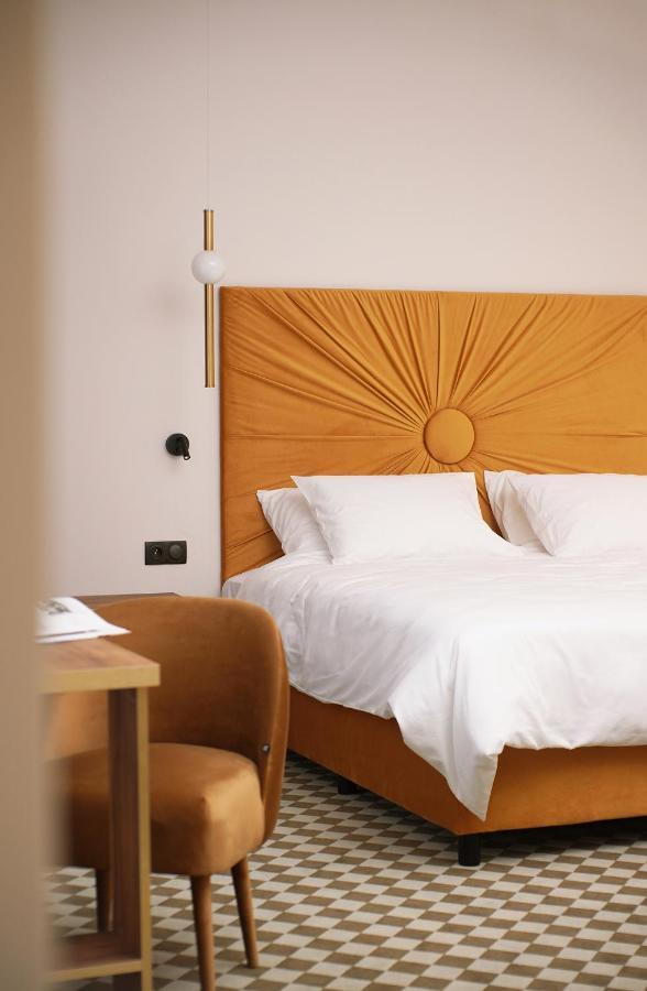 Hotel Pietryna Lodź Bagian luar foto