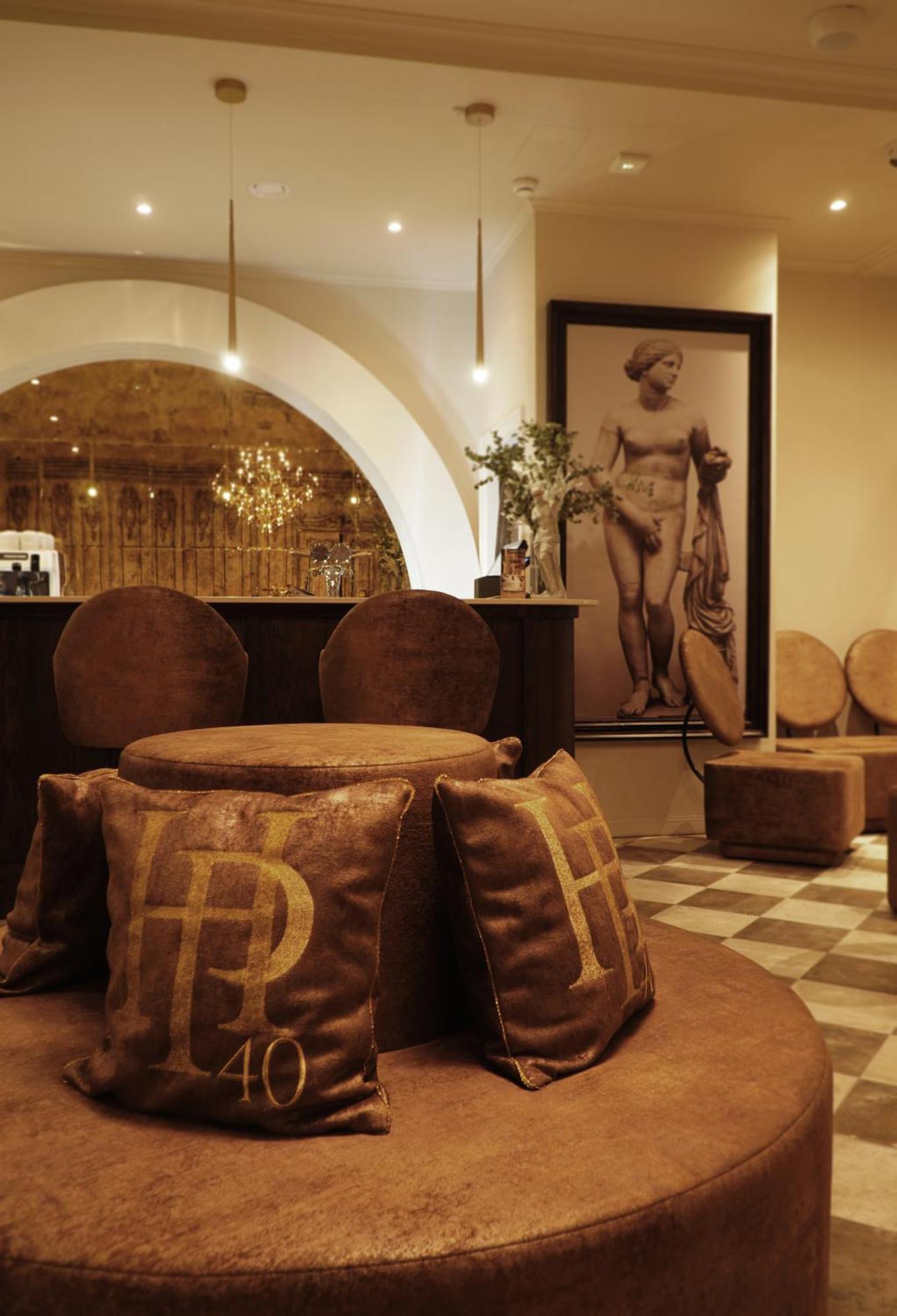 Hotel Pietryna Lodź Bagian luar foto