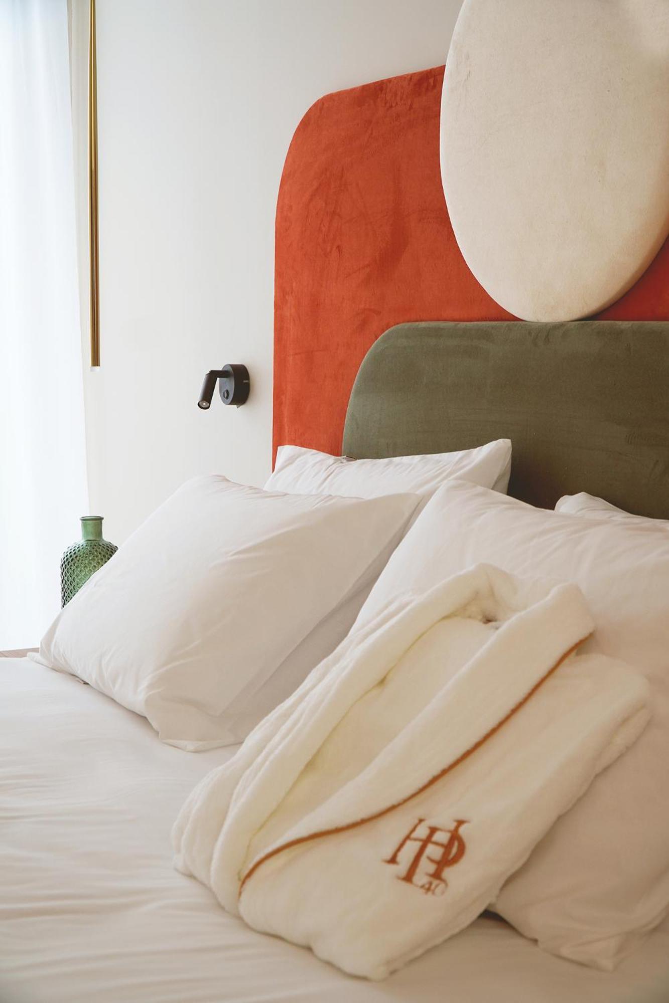 Hotel Pietryna Lodź Bagian luar foto