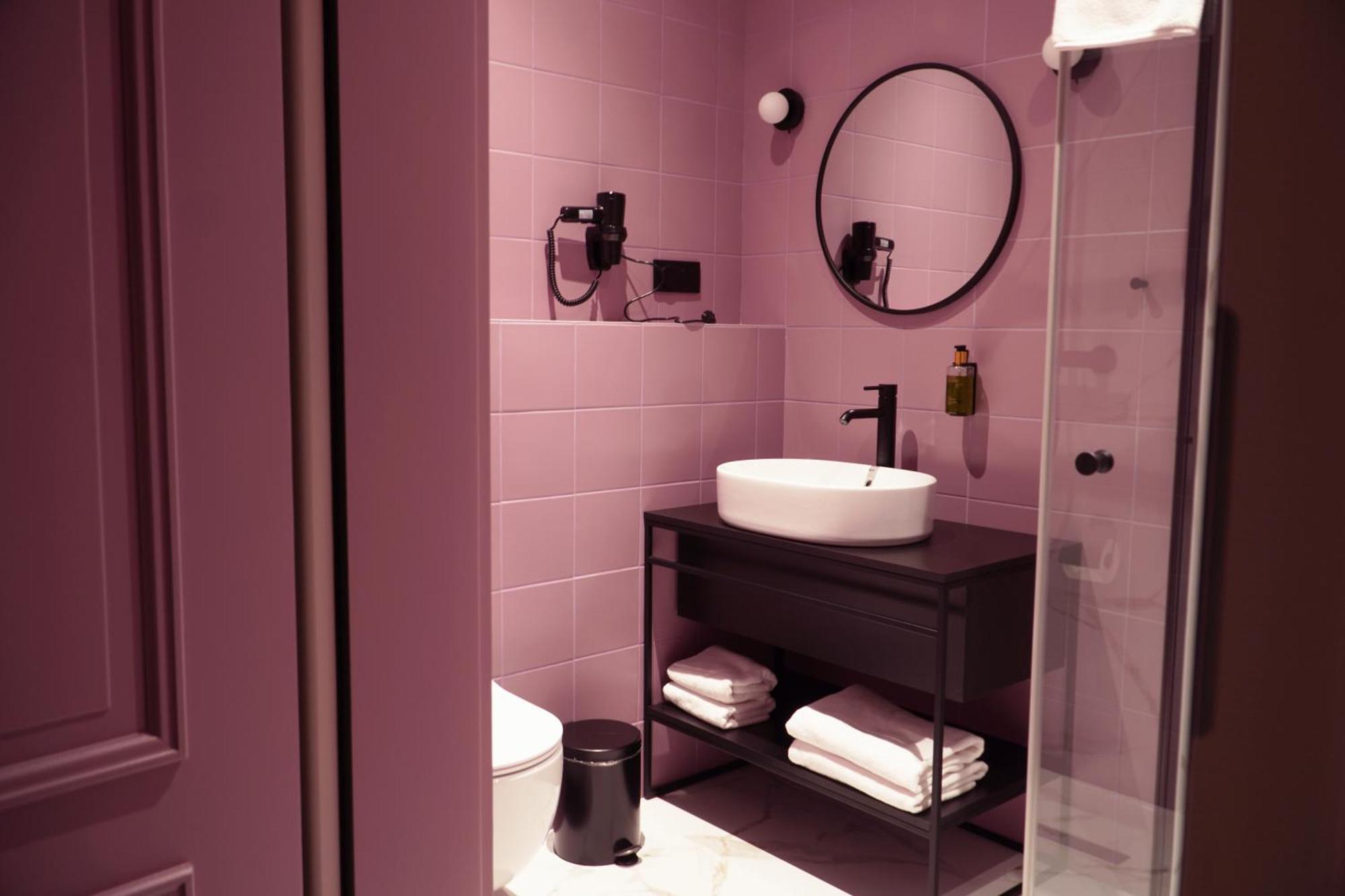 Hotel Pietryna Lodź Bagian luar foto