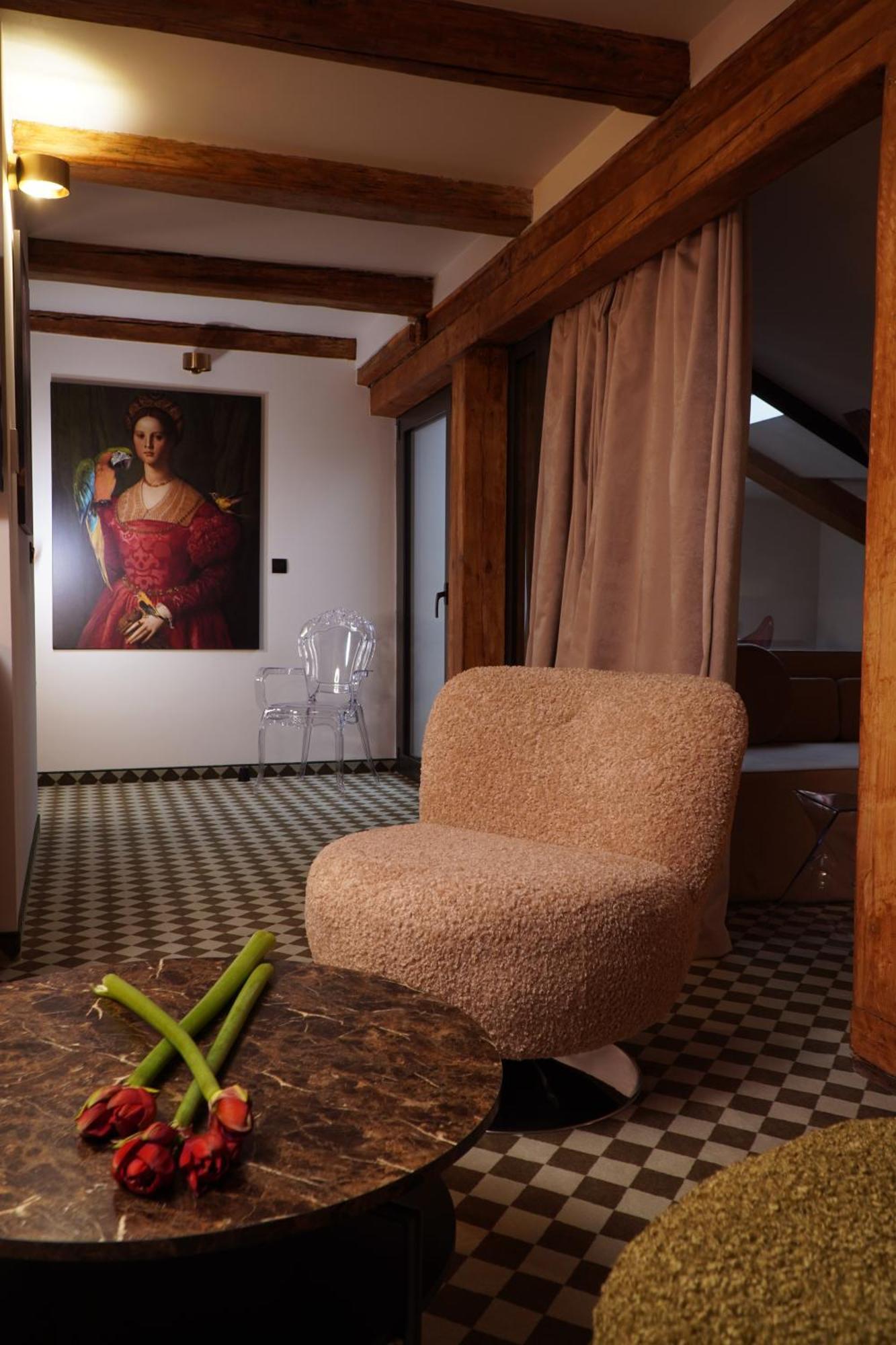 Hotel Pietryna Lodź Bagian luar foto