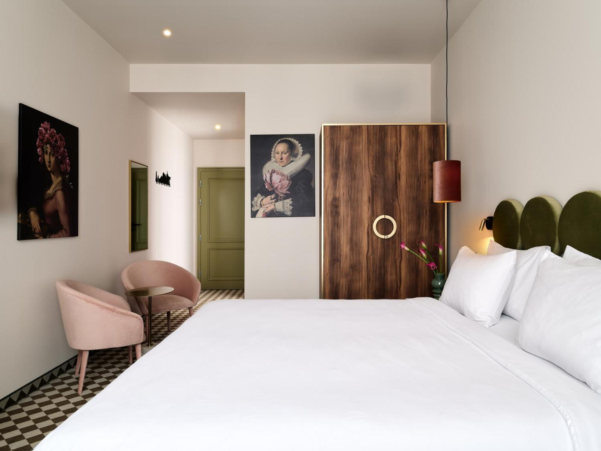 Hotel Pietryna Lodź Bagian luar foto