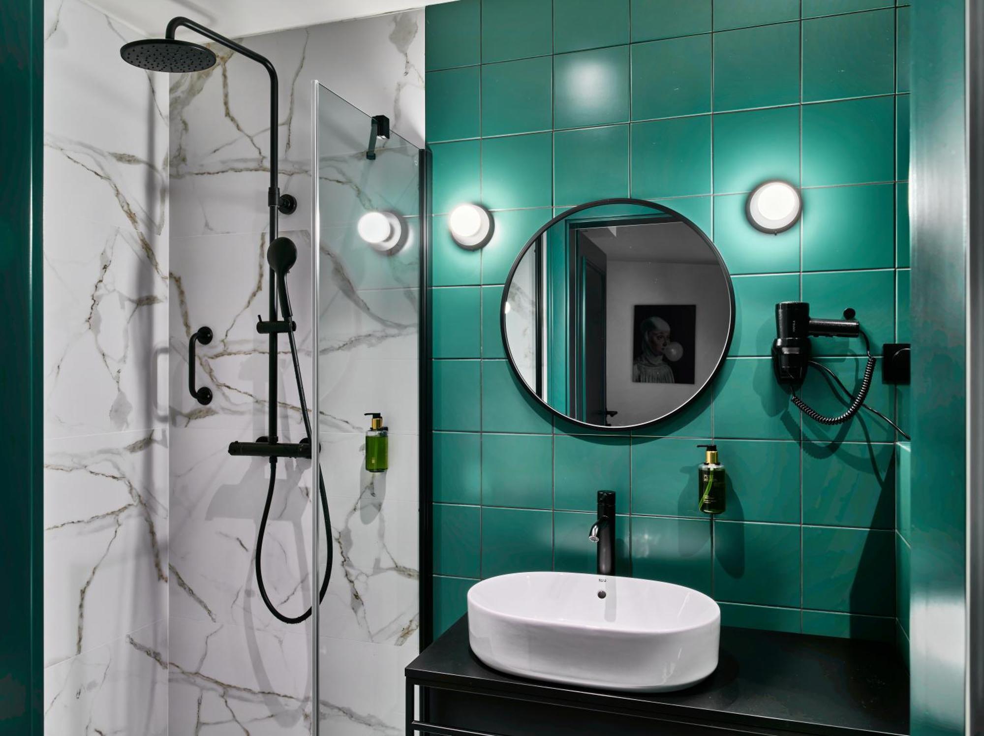 Hotel Pietryna Lodź Bagian luar foto