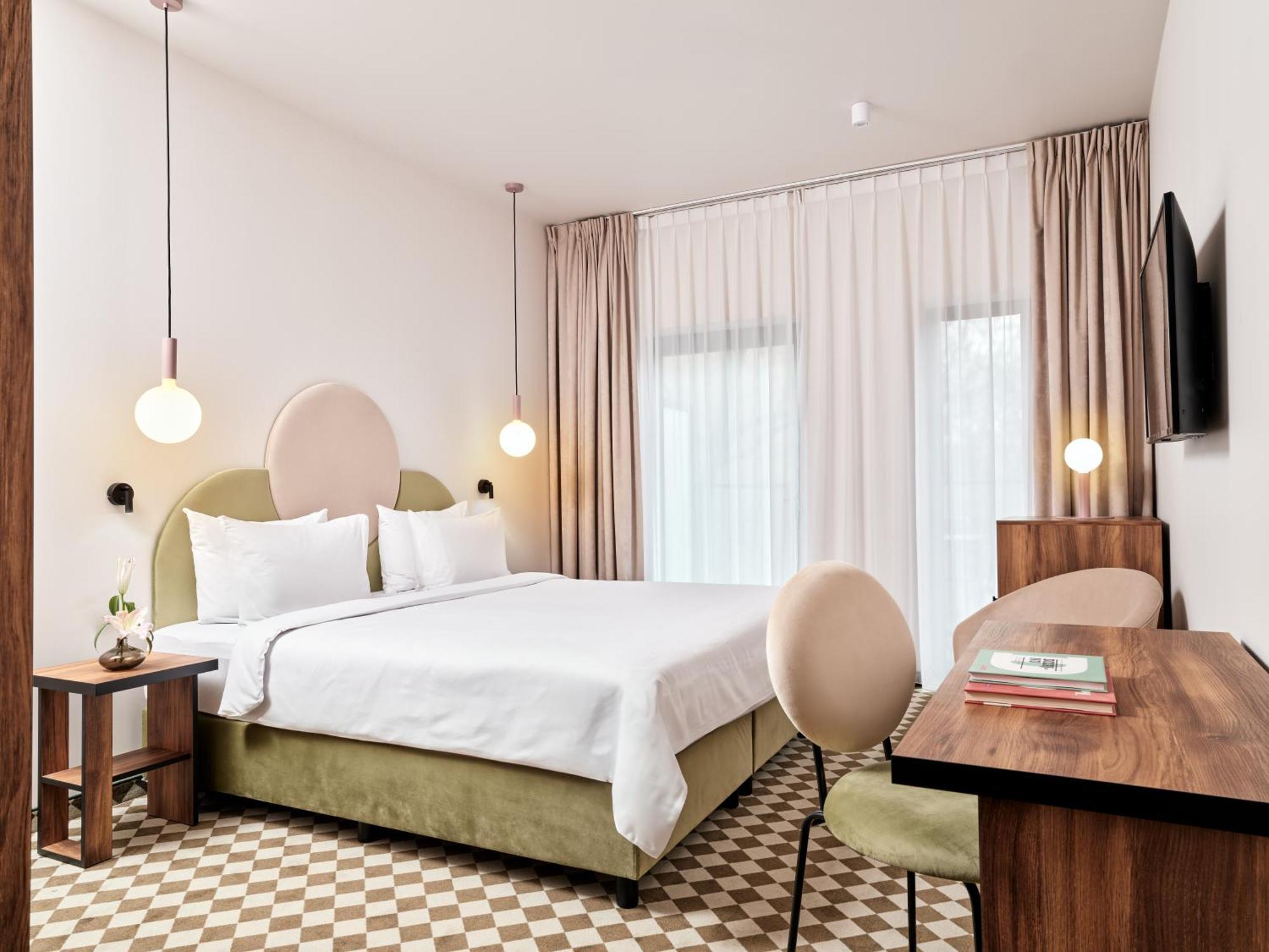 Hotel Pietryna Lodź Bagian luar foto